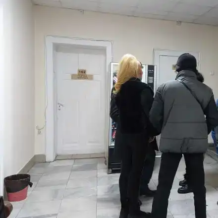 Певицата Луна на съд за имотна измама