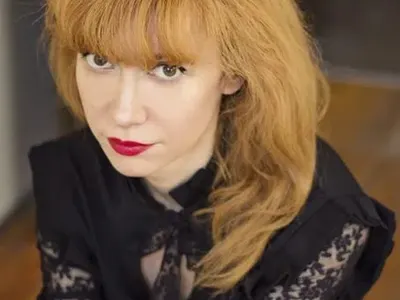 Пребиха зверски певицата на „Виолетов генерал“