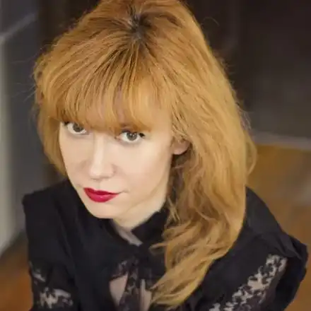 Пребиха зверски певицата на „Виолетов генерал“