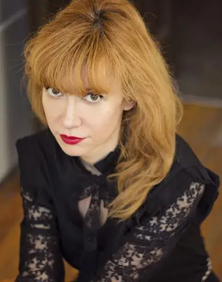 Пребиха зверски певицата на „Виолетов генерал“