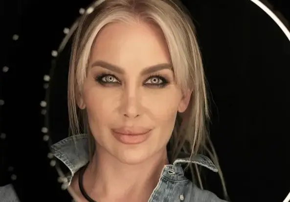 Съвсем се окепази: Тоца изду огромни скули и устни