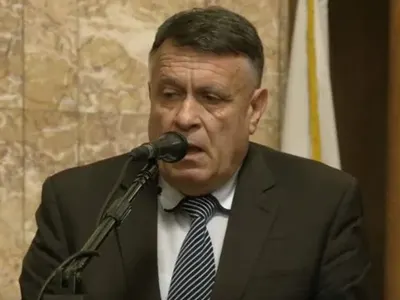 СКАНДАЛНО: Самозван професор се бута за ректор на Софийския университет