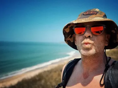 След скандала с Диана Димитрова:  Юлиян Вергов налита на мъже (Гореща снимка)