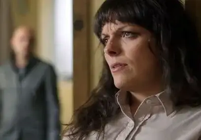 Стойка Пипирудата напръскала рускини с лют спрей, те я размазали от бой