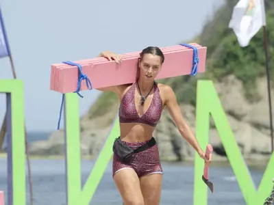 Теодора Мудева се фука със скъп часовник