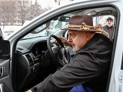 Ути Бъчваров нападна папарак на улицата