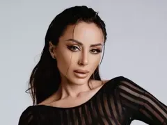 Мисис България Мариана Маринова се съблече за мъжко списание (Снимки)