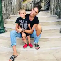 Златка тръгна на плуване със сина си