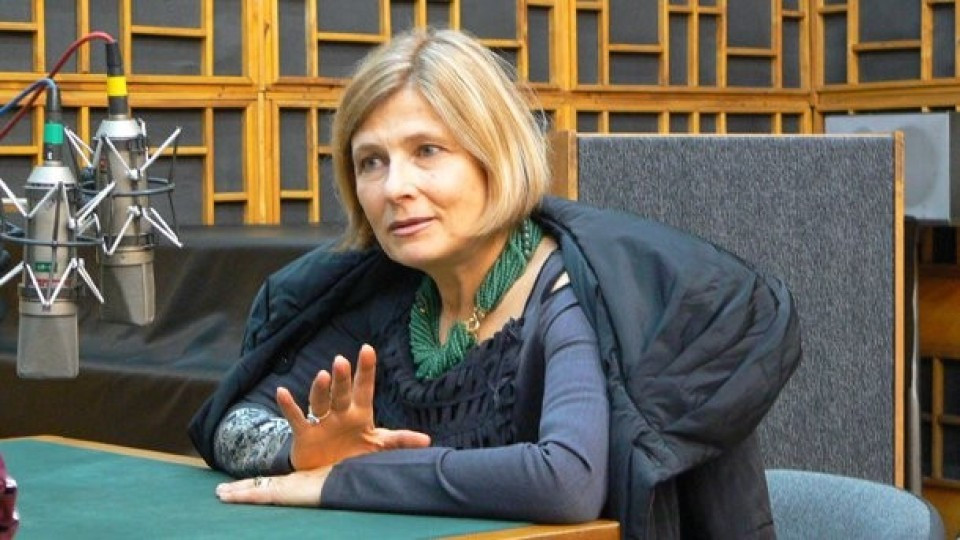 Михнева затворена в психиатрия! Тв звездата твърдяла, че искат да я убият