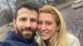 Глория реанимира умрялата си кариера с парче отпреди 25 години