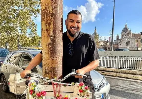 Азис обещава да меси баница с Ивка Бейбе