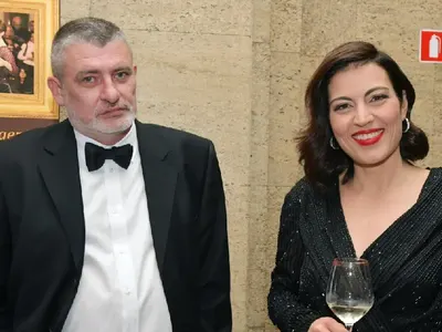 Деси Стоянова  съсипана след  смъртта на мъжа си