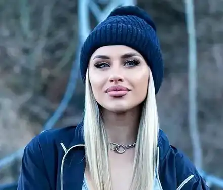 Елизабет от „Игрите“ с нов тунинг и големи джуки