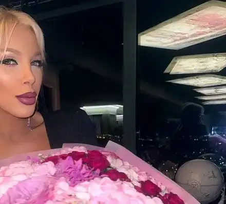 Емануела купи 100 кила подаръци СНИМКИ