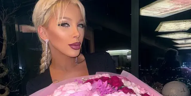 Емануела купи 100 кила подаръци СНИМКИ