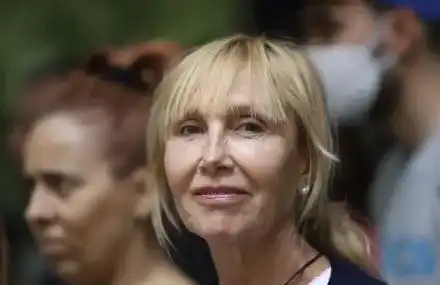 Ирен Кривошиева се инати за паметника на Ламбо - иска го пред Народния театър