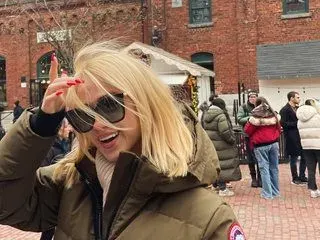 Мария Бакалова в Канада за Коледа  СНИМКИ