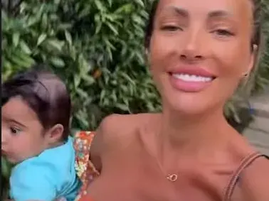 Ето го сина на Русата Златка и Карен! Моделката показа лицето на бебето в Тайланд! (СНИМКИ)