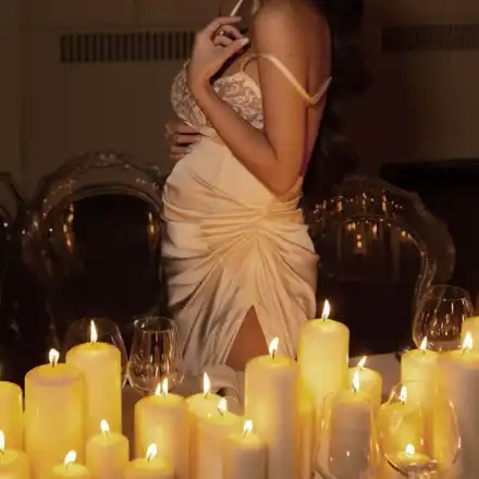 Полугола бременната Николета празнува рожден ден