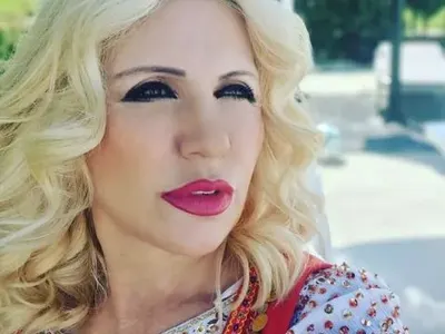 Ще познаете ли Екстра Нина на 60? Вижте ШОК снимки на певицата