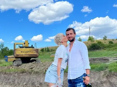 Ромина Тасевска посреща следващата Коледа в палат край София