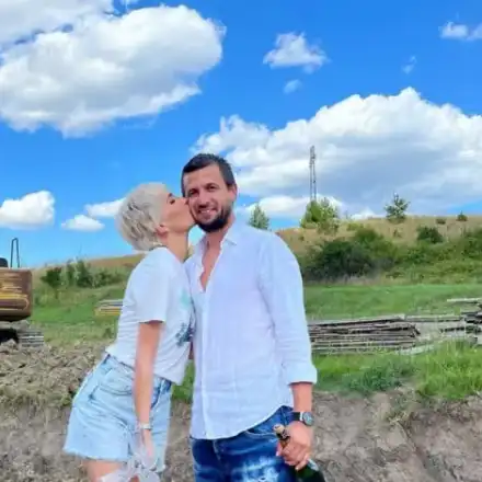 Ромина Тасевска посреща следващата Коледа в палат край София