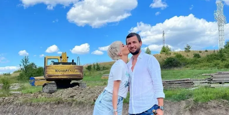 Ромина Тасевска посреща следващата Коледа в палат край София