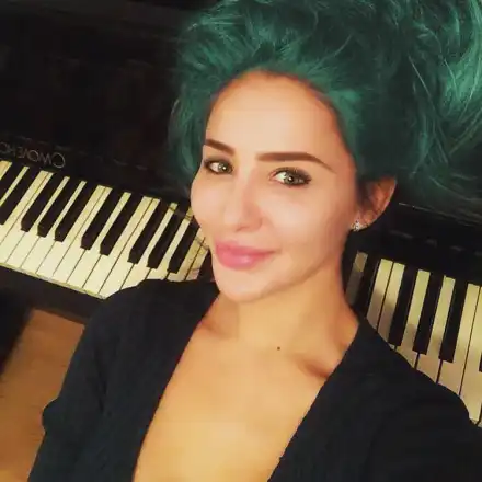 Елен Колева се прави на терапевт