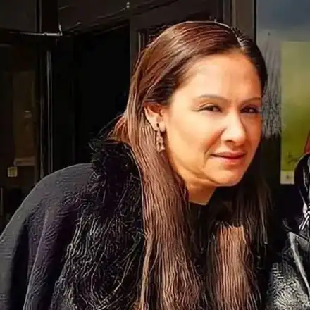 Мариана Попова се прави на дизайнер с мебели по каталог