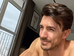 „Ергенът” Виктор ощастливява почти всяка вечер неизвестна жена в „Сухата река”