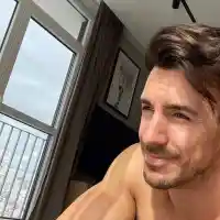 „Ергенът” Виктор ощастливява почти всяка вечер неизвестна жена в „Сухата река”