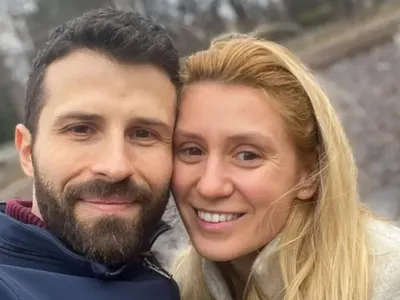 Глория реанимира умрялата си кариера с парче отпреди 25 години