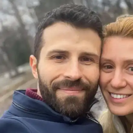 Глория реанимира умрялата си кариера с парче отпреди 25 години