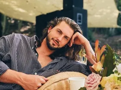 Шеф Таралежков  се омъжва за тъмнокож в Англия