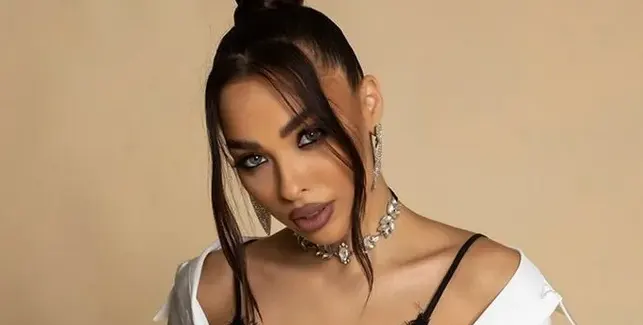 Айлин от „Ергенът”  се накичи с диаманти  от по-възрастен иранец