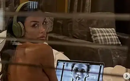 Бременна ли е Моника Валериева? СНИМКА