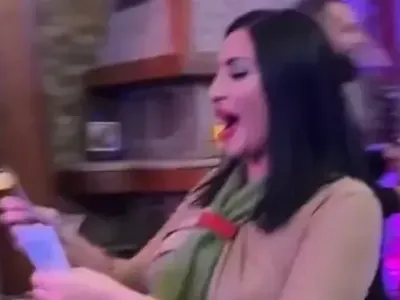 Купон като за сватба: Софка раздава пари на рождения си ден