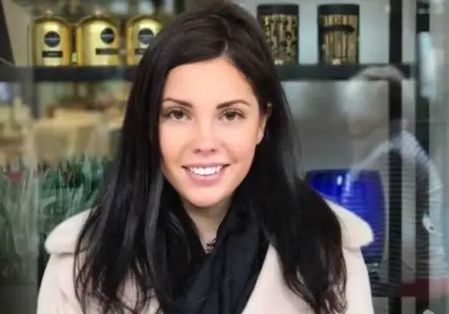 Щерката на Бай Миле се тунингова! Йоанна Бонева с носле като на Преслава (АКТУАЛНА СНИМКА)