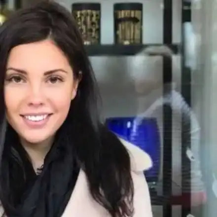 Щерката на Бай Миле се тунингова! Йоанна Бонева с носле като на Преслава (АКТУАЛНА СНИМКА)