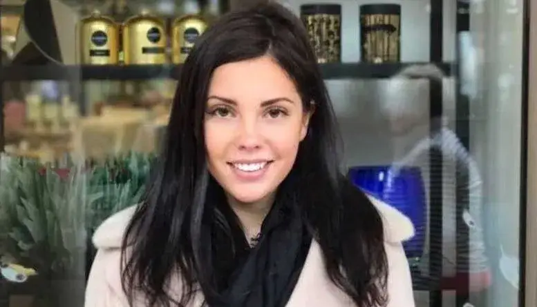 Щерката на Бай Миле се тунингова! Йоанна Бонева с носле като на Преслава (АКТУАЛНА СНИМКА)