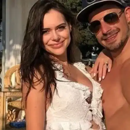 Снахата на Доган се върна при неверния си мъж (Фотофакт)