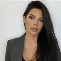 Щерката на Бай Миле се тунингова! Йоанна Бонева с носле като на Преслава (АКТУАЛНА СНИМКА)