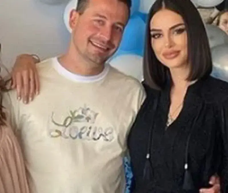 Внукът на Доган събра родителите си