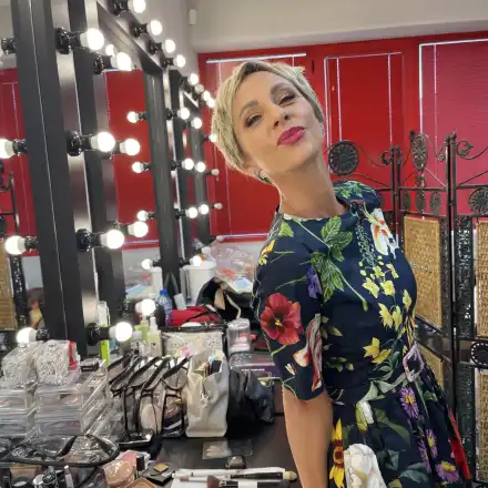 Нана заживя на топло сред палми в САЩ