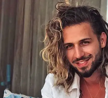 Рани от миналото: Папи Ханс тръгна на психотерапевт! Като дете всяка вечер чувал как родителите му се карат