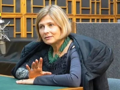 Михнева  затворена в  психиатрия! Тв звездата твърдяла, че искат да я убият