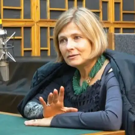 Михнева  затворена в  психиатрия! Тв звездата твърдяла, че искат да я убият