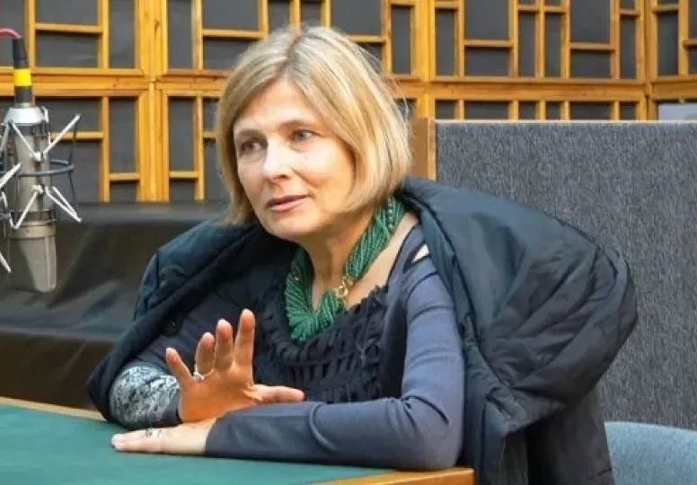 Михнева  затворена в  психиатрия! Тв звездата твърдяла, че искат да я убият