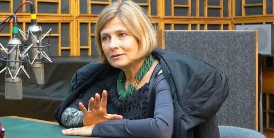 Михнева  затворена в  психиатрия! Тв звездата твърдяла, че искат да я убият