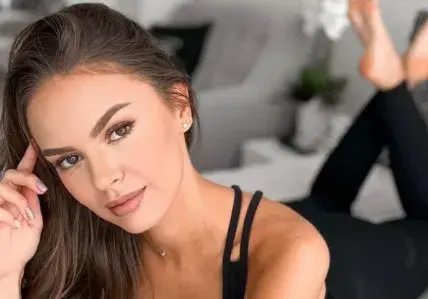 Продава ли се  Виктория  Капитонова? (Млади момичета затъват в кредити заради хитрата рускиня)